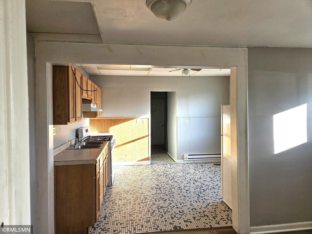 150 Main St S #8 - Photo 2 of 5