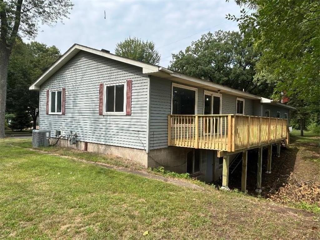 315 Front St - Photo 4 of 7
