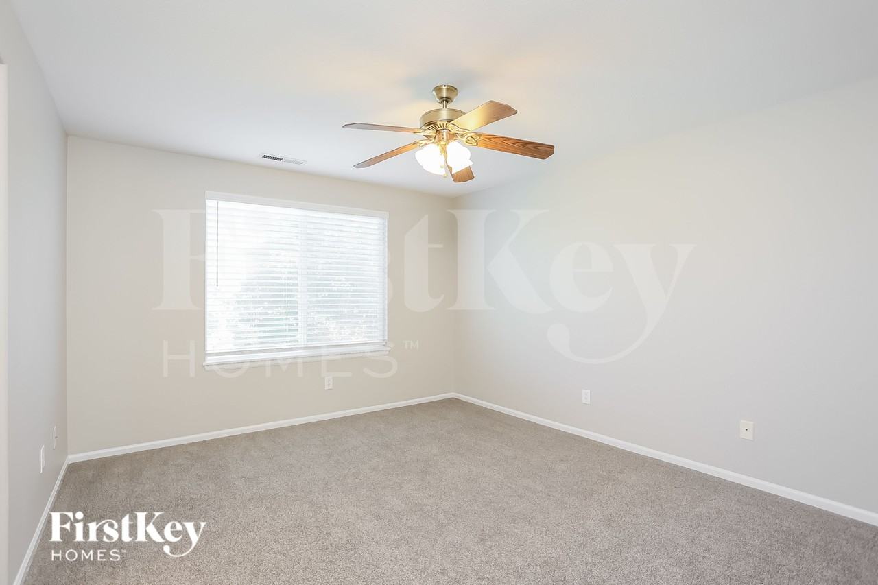 50 Pheasant Ave - Photo 7 of 15