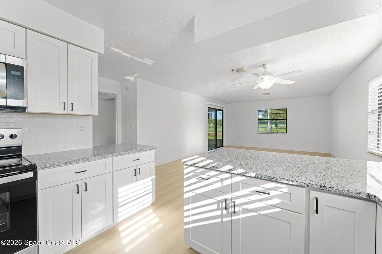 840 Angela Ave #B - Photo 3 of 22