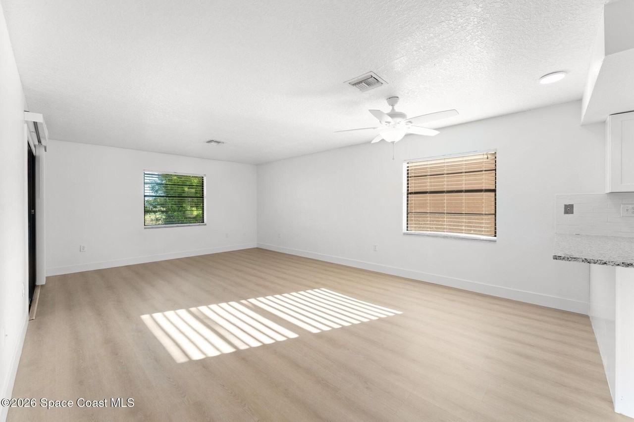 840 Angela Ave #B - Photo 4 of 22