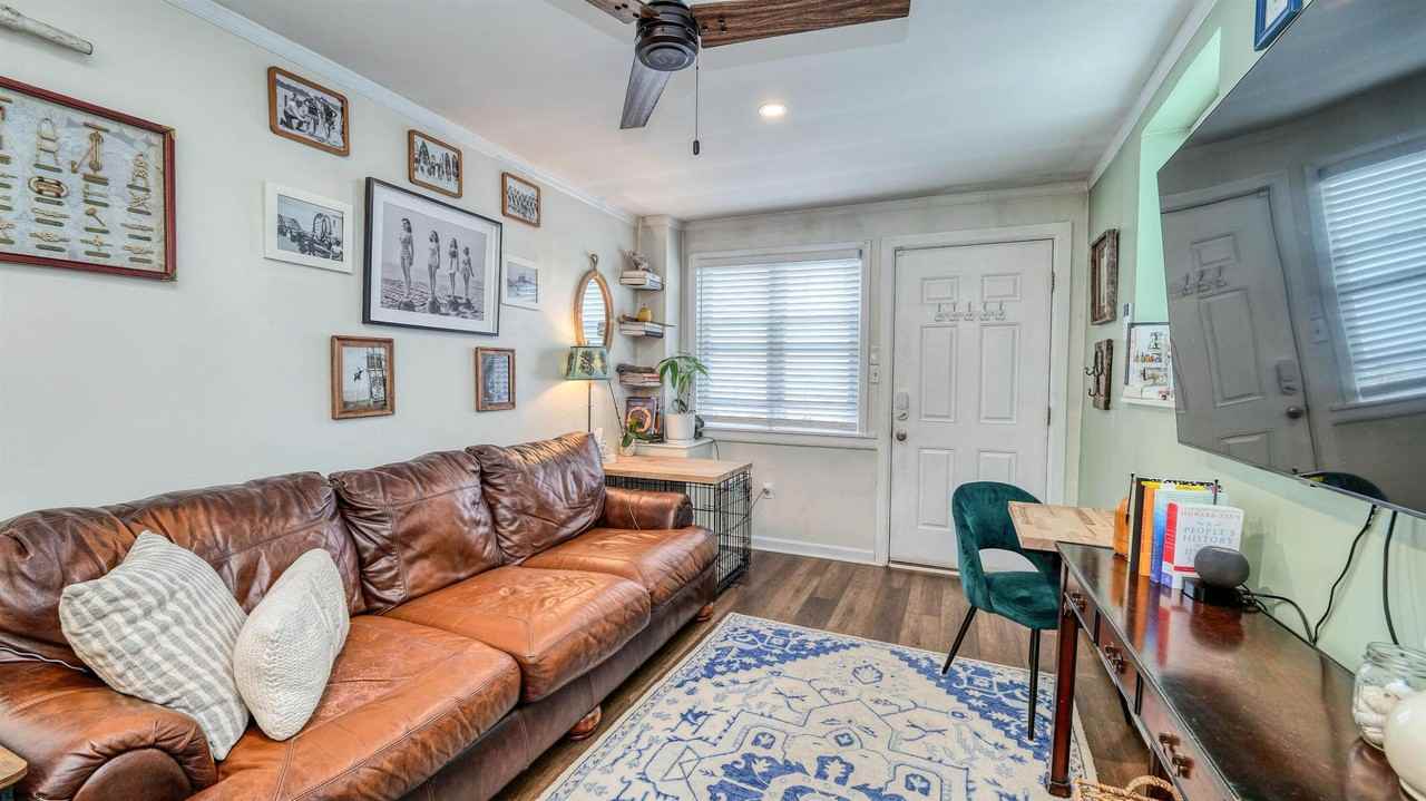 117 Newport Ct #1A - Photo 4 of 17