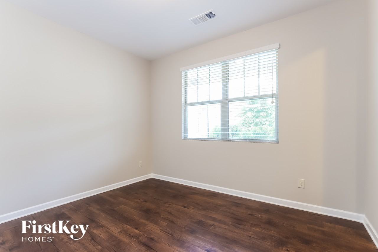 3163 Lilac Creek Trl - Photo 5 of 15