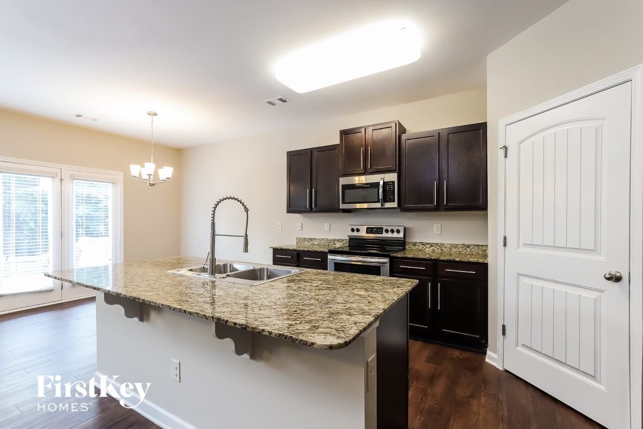 3163 Lilac Creek Trl - Photo 6 of 15