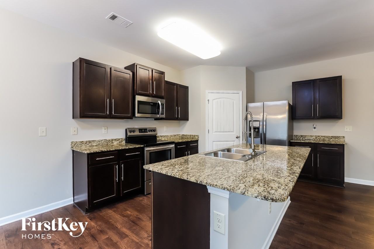3163 Lilac Creek Trl - Photo 7 of 15