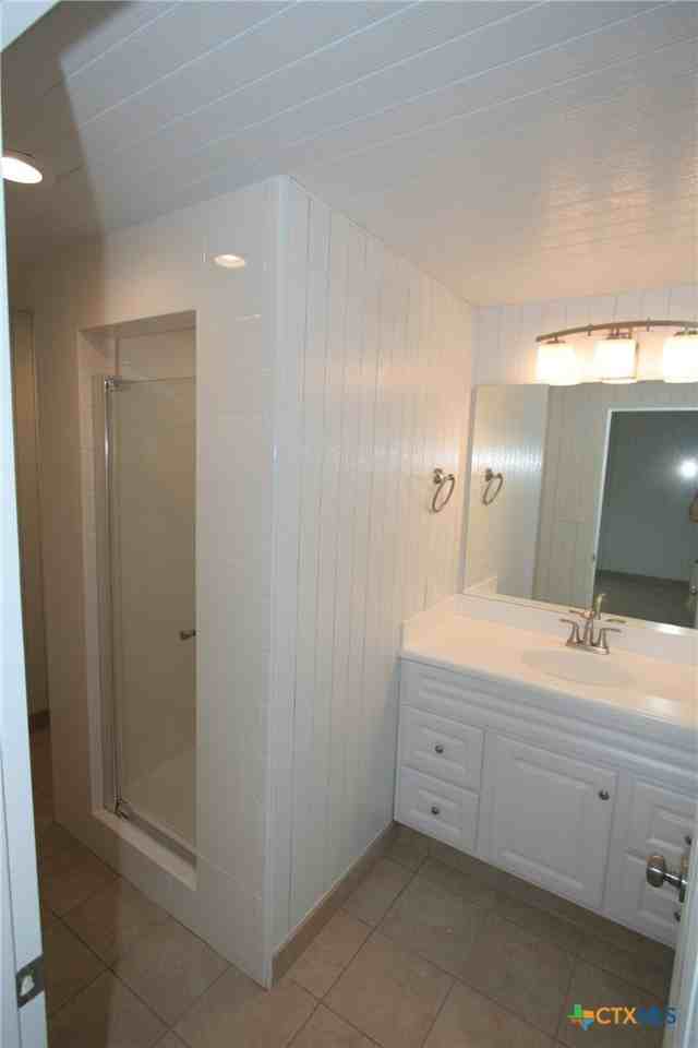 725 Lakeview Trl - Photo 6 of 10