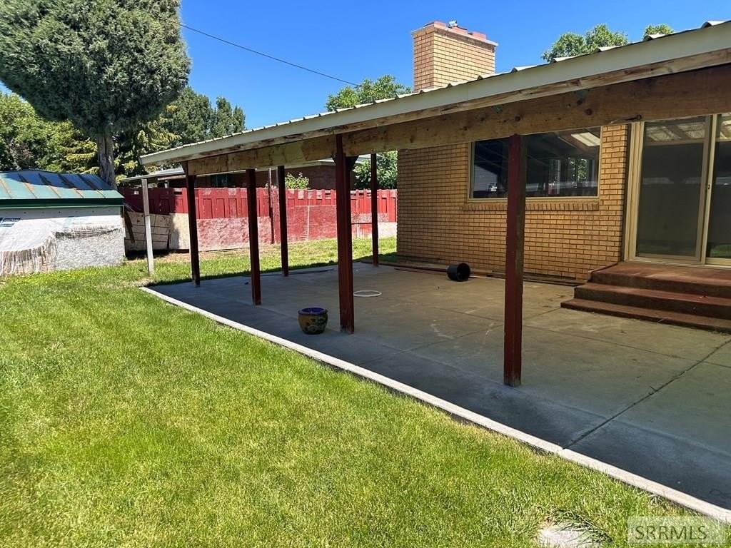 265 Carol Ave - Photo 3 of 26