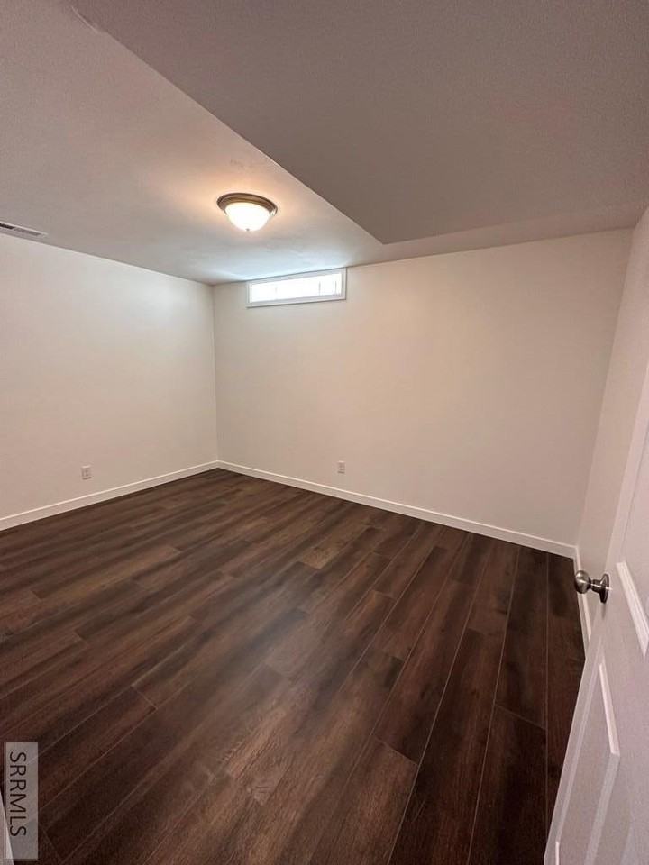 265 Carol Ave - Photo 6 of 26