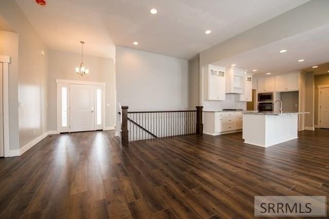5011 Rock Hollow Ln - Photo 3 of 20