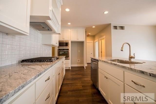5011 Rock Hollow Ln - Photo 4 of 20