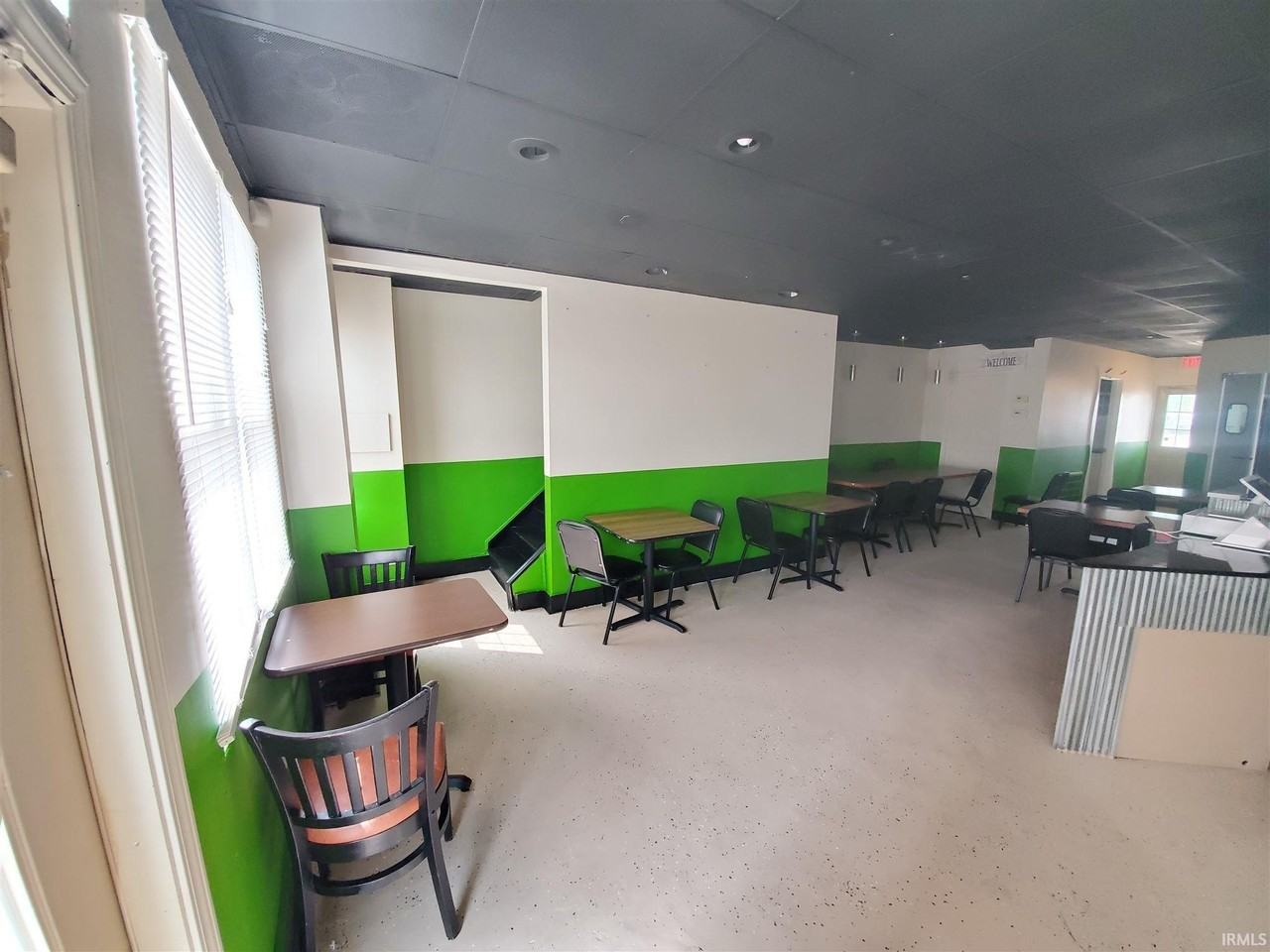920 Main St - Photo 2 of 15