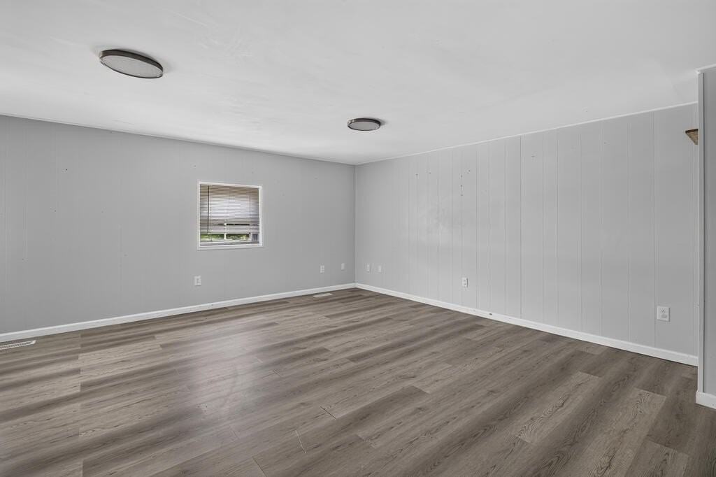 560D W Main St - Photo 4 of 7