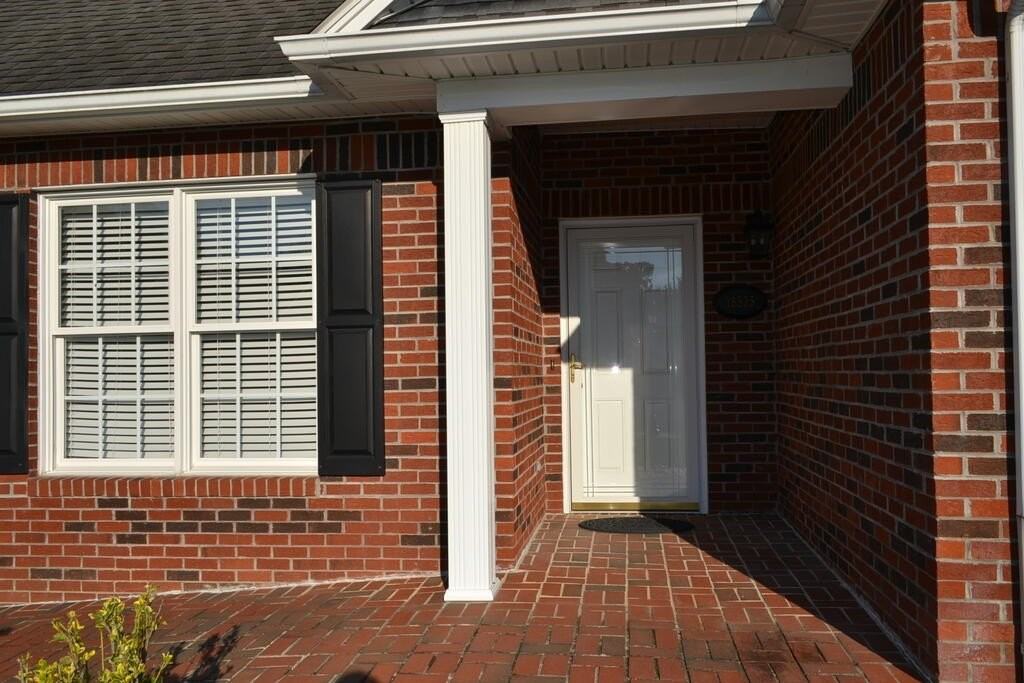 18525 Connie Sue Ct - Photo 3 of 31