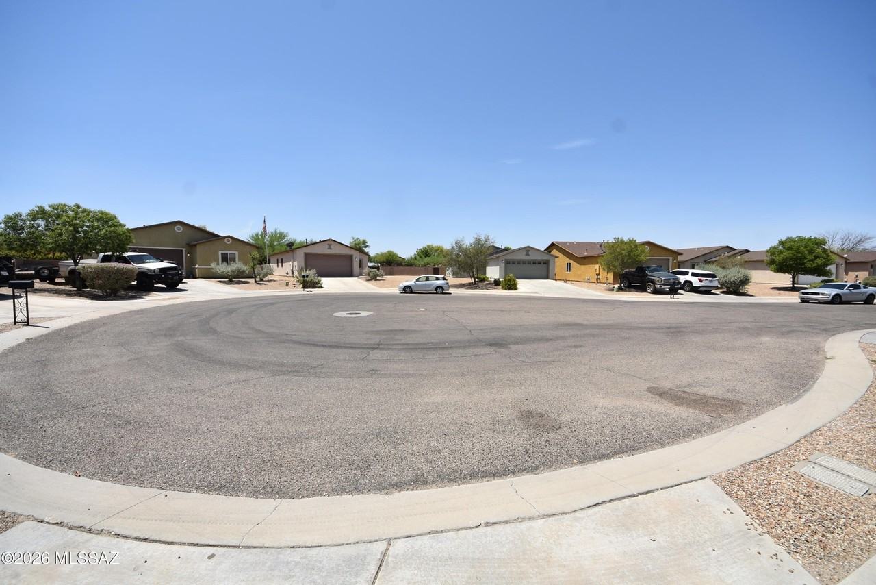 5095 E Fishhook Ct - Photo 6 of 41