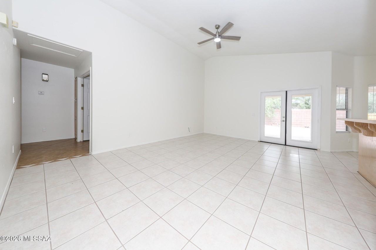 1562 W Via De Chapala - Photo 5 of 25
