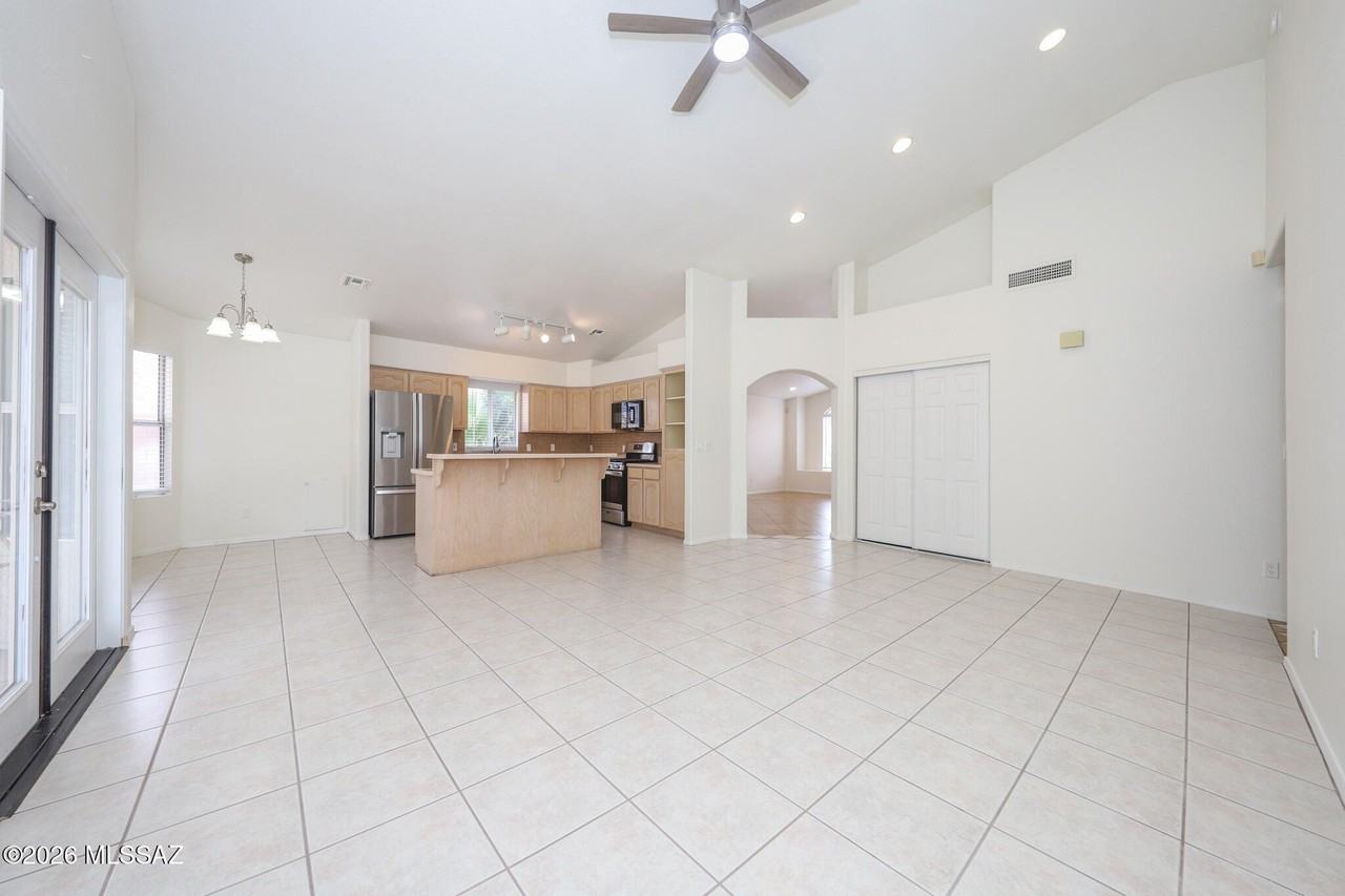 1562 W Via De Chapala - Photo 6 of 25