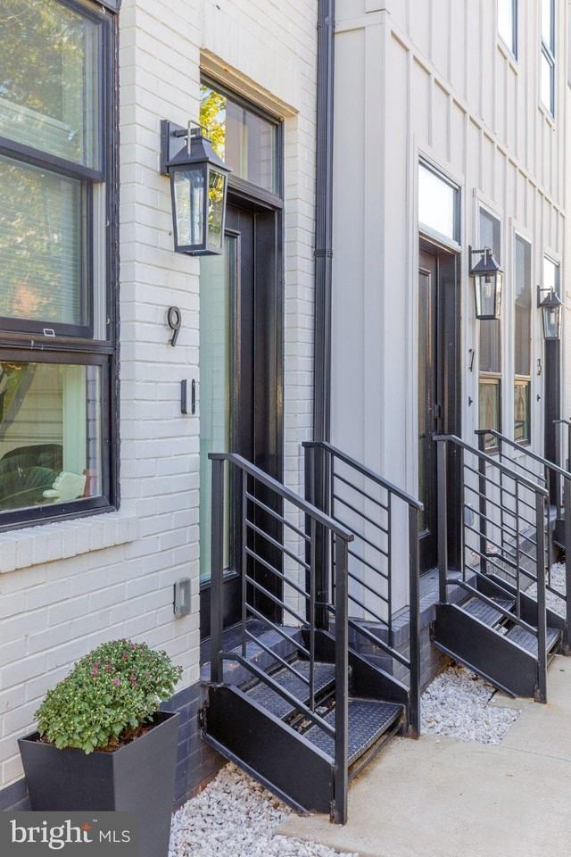 217 16th St Ne #9 - Photo 4 of 20