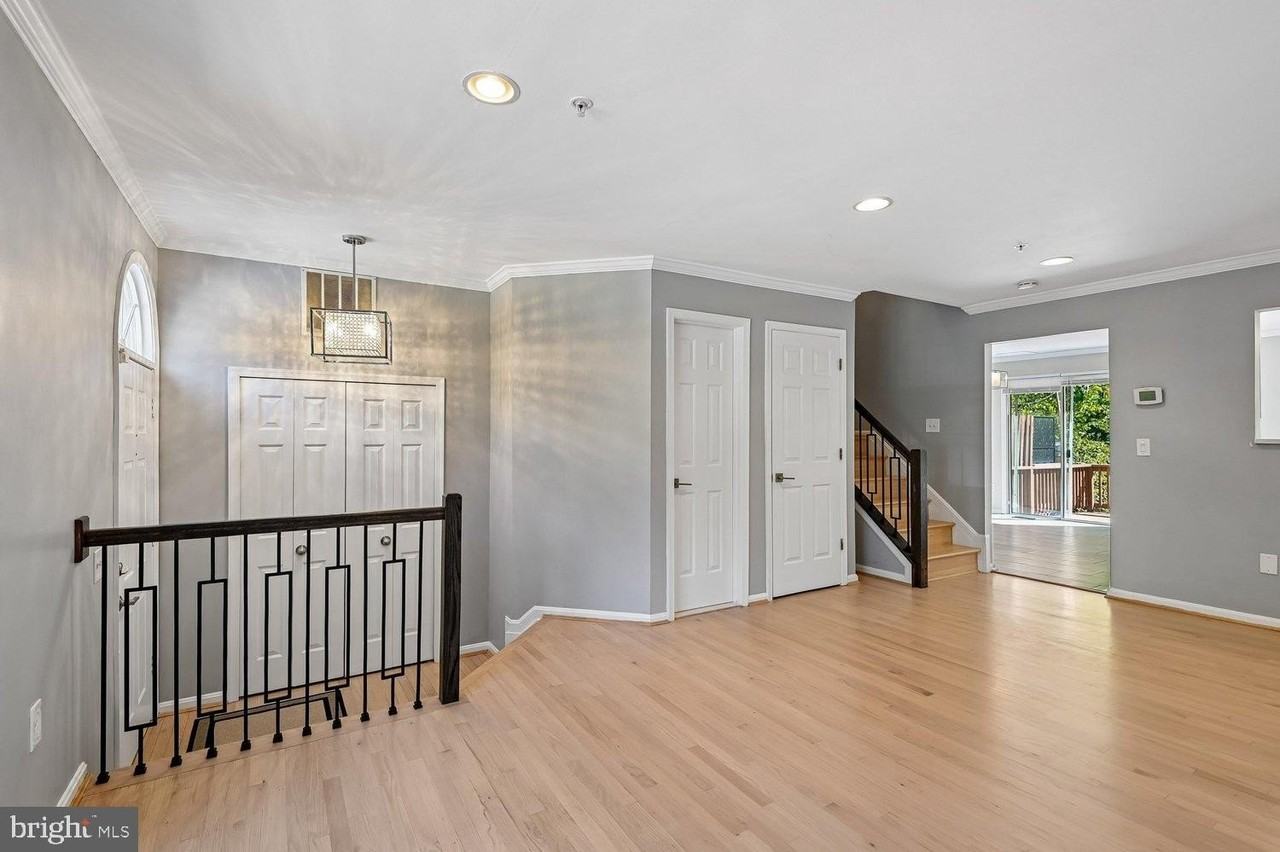 558 Francis Nicholson Way - Photo 5 of 48