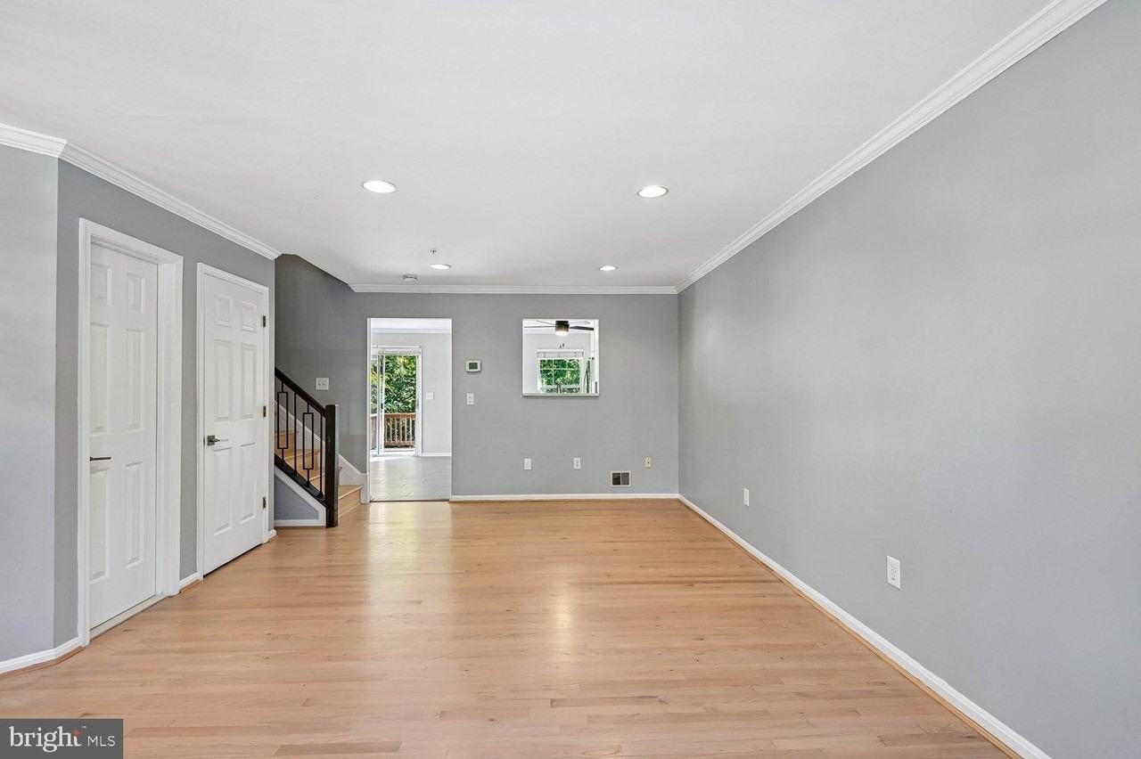 558 Francis Nicholson Way - Photo 6 of 48