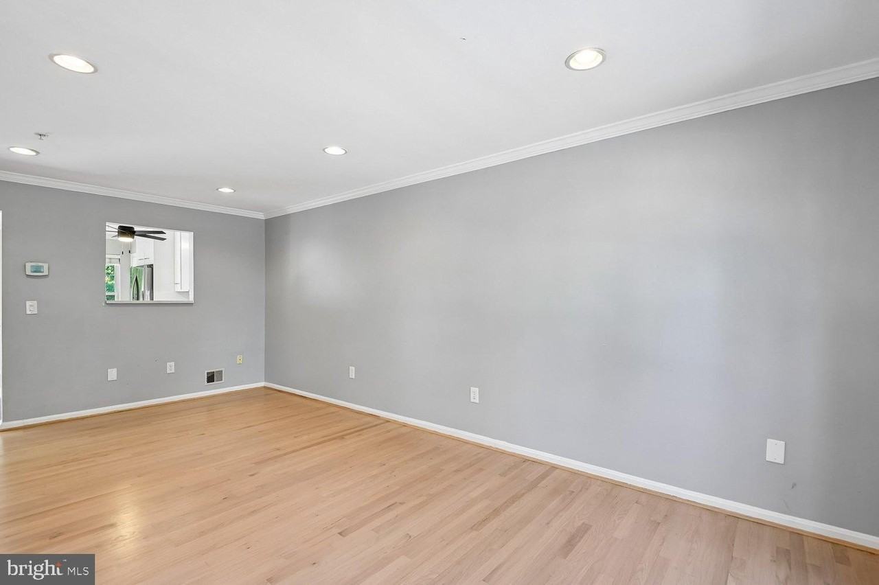 558 Francis Nicholson Way - Photo 7 of 48