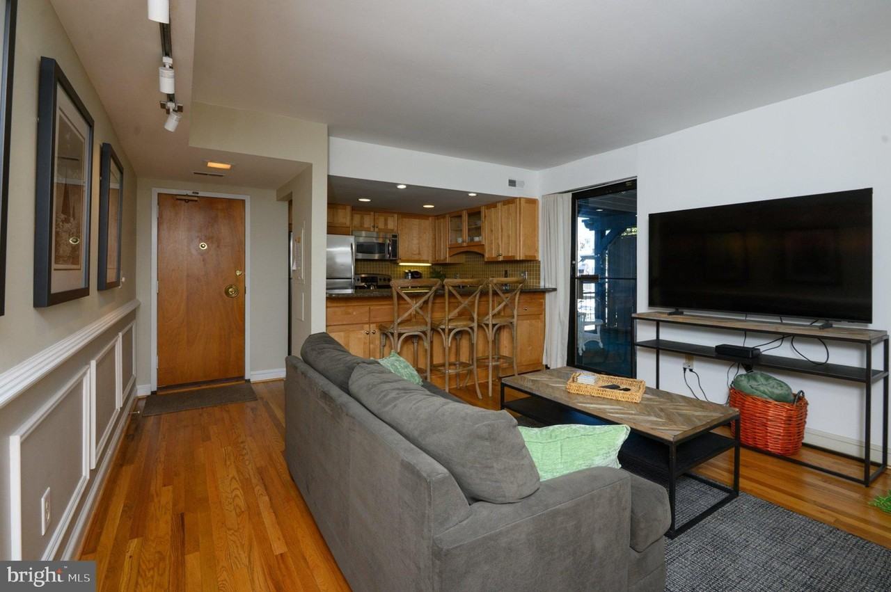 301 Burnside St #A203 - Photo 4 of 25