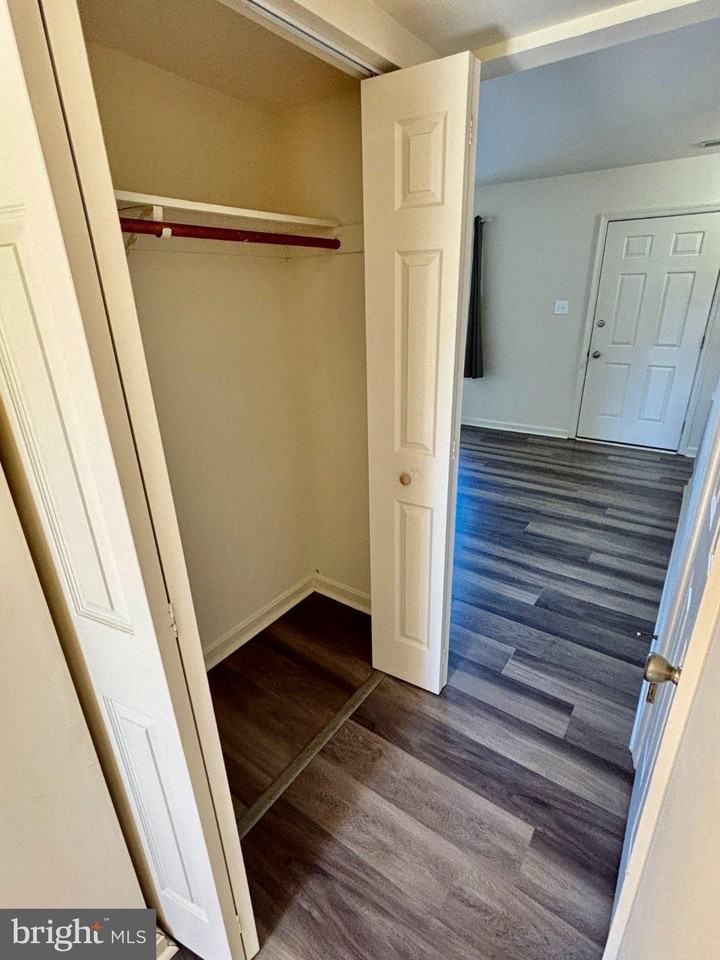 405 Carroll St - Photo 7 of 23