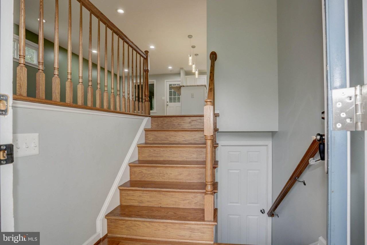 1007 Venice Dr - Photo 2 of 20