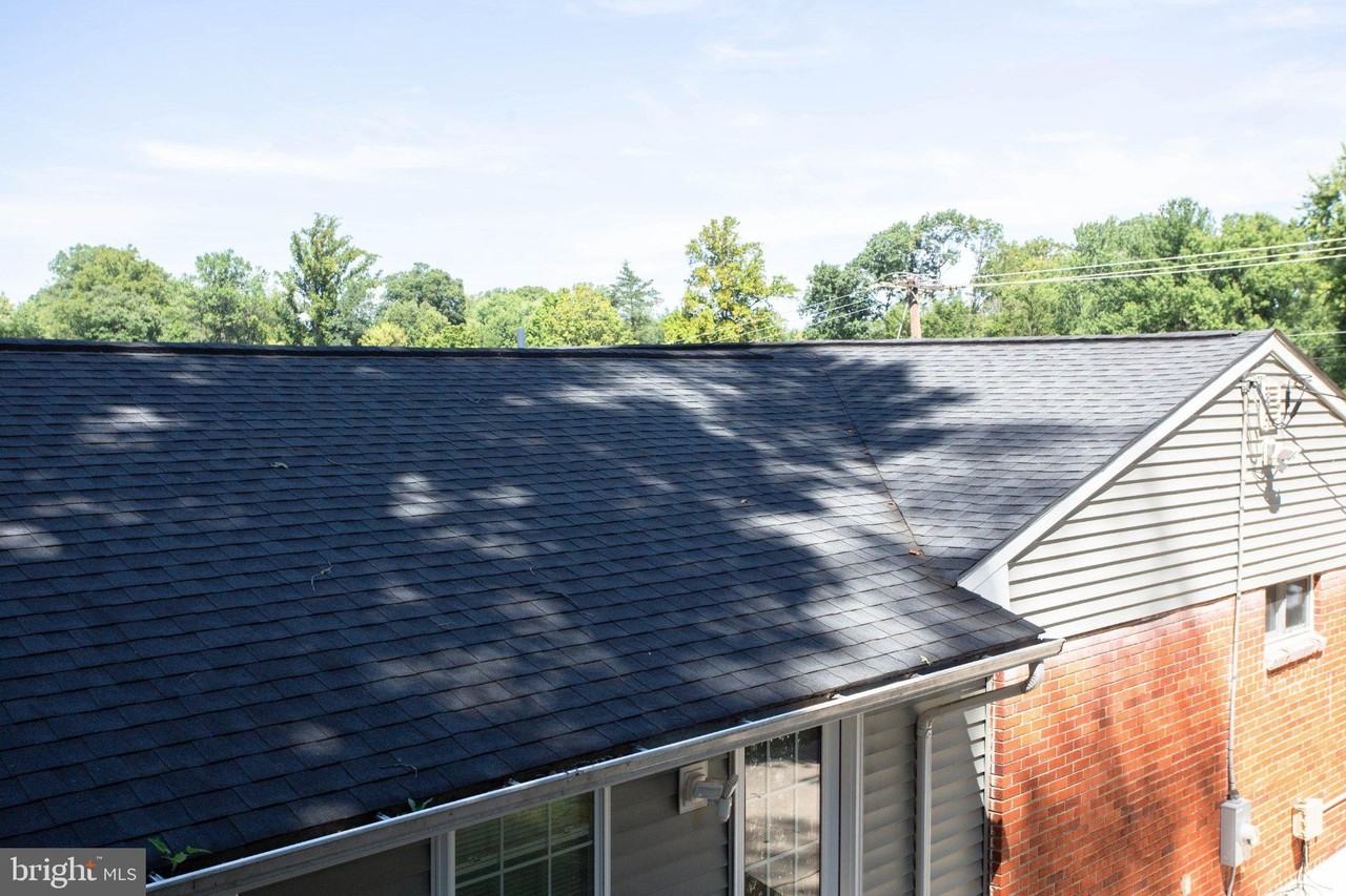 1007 Venice Dr - Photo 5 of 20