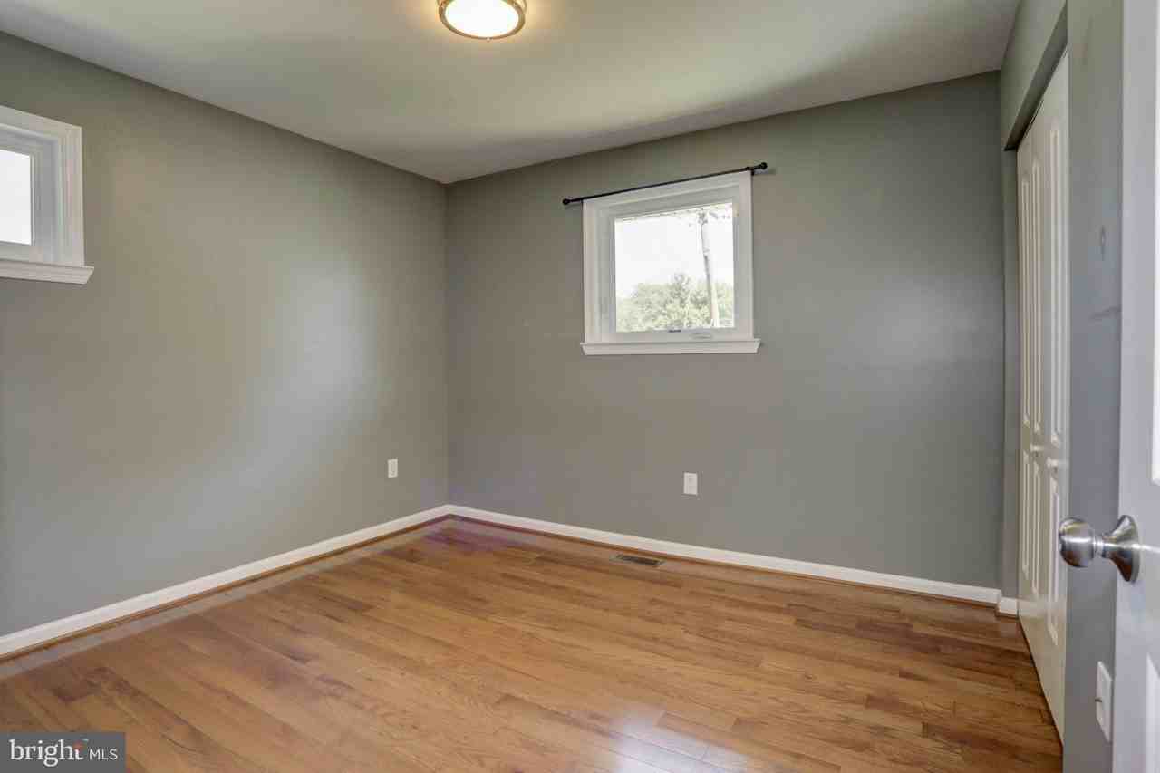 1007 Venice Dr - Photo 7 of 20