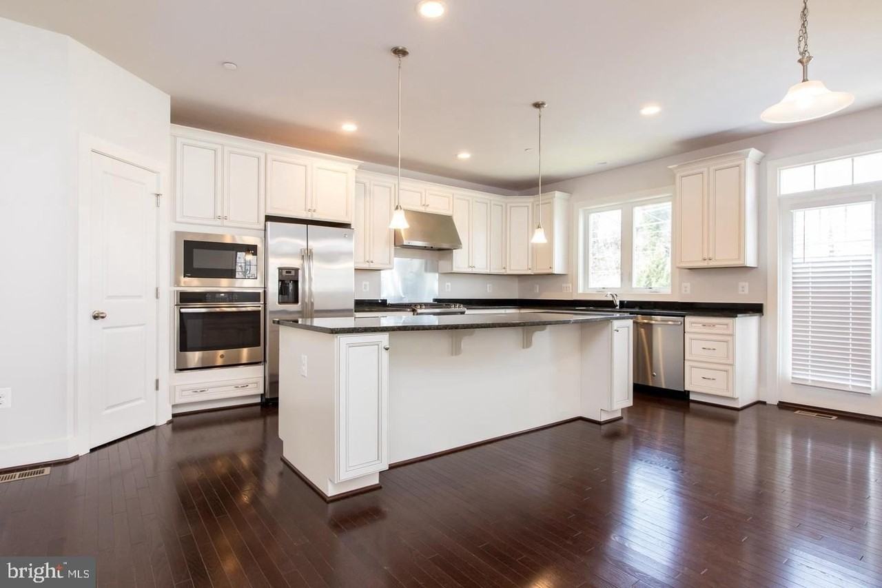 304 S Stonestreet Ave - Photo 6 of 44