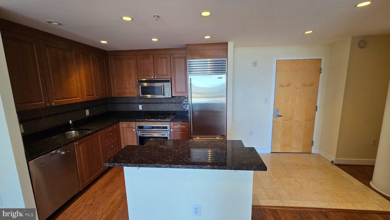 6820 Wisconsin Ave #7007 - Photo 4 of 22