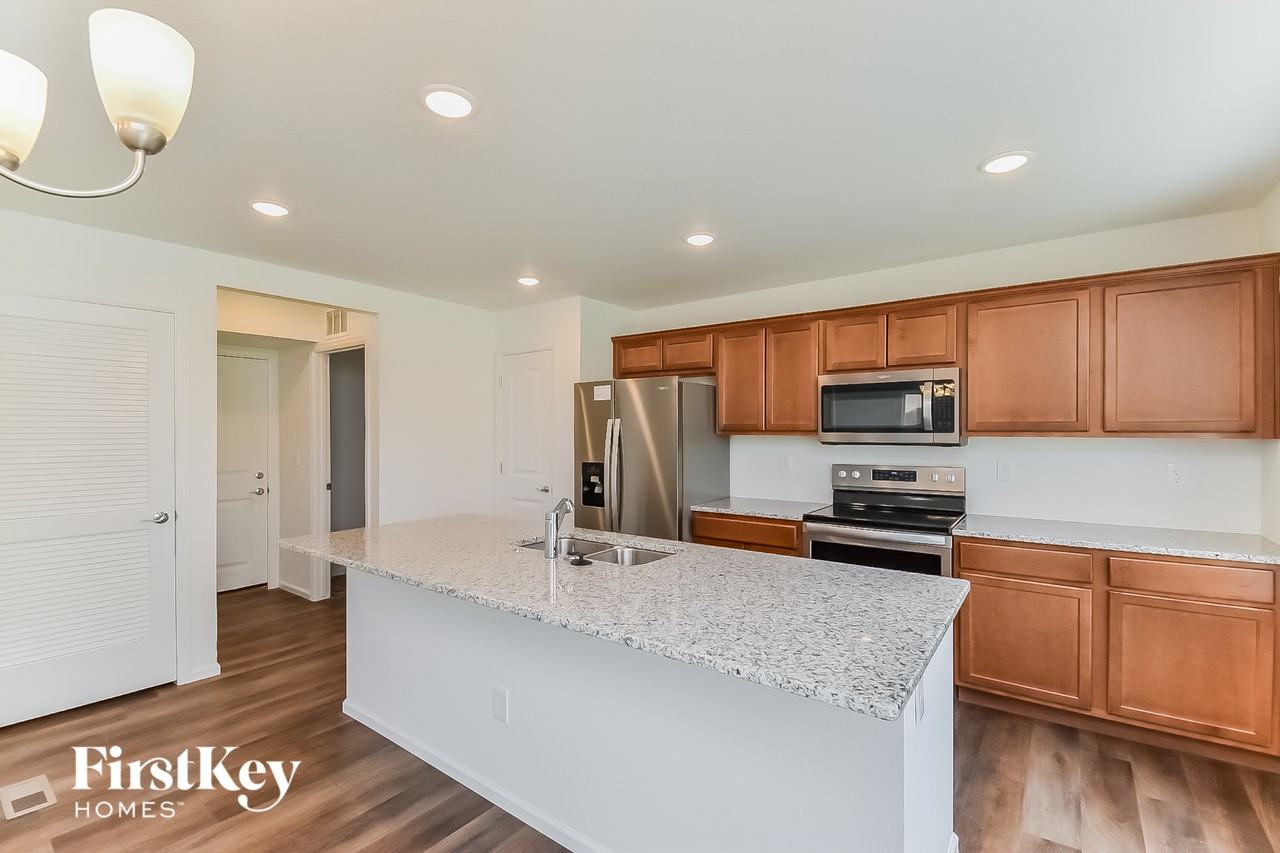 10369 Luneth Dr - Photo 5 of 15
