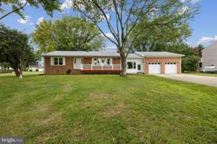 1905 Bayside Dr - Photo 1 of 1