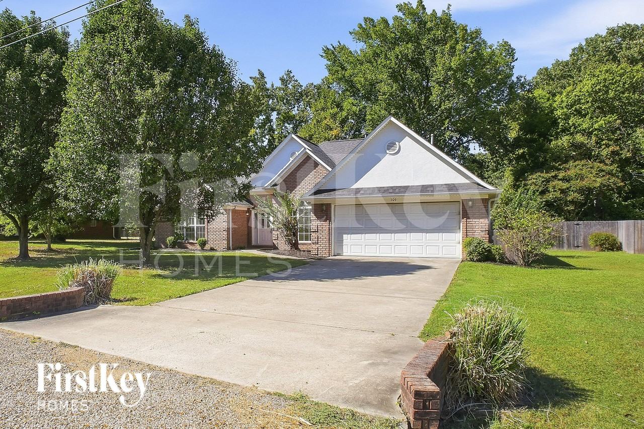 109 Stroud Cir - Photo 2 of 21