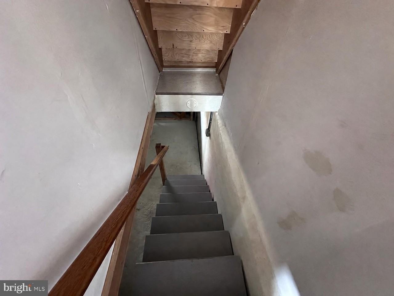 245 Lexington Ave - Photo 4 of 34