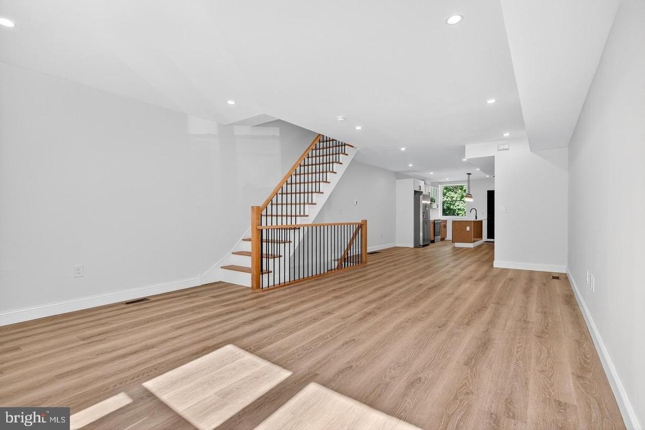 5925 Woodcrest Ave - Photo 5 of 31