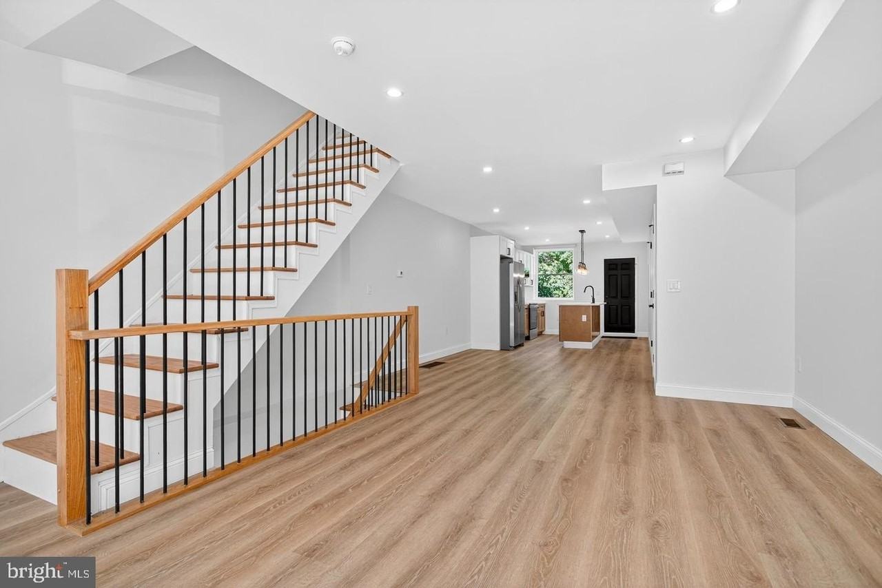 5925 Woodcrest Ave - Photo 6 of 31
