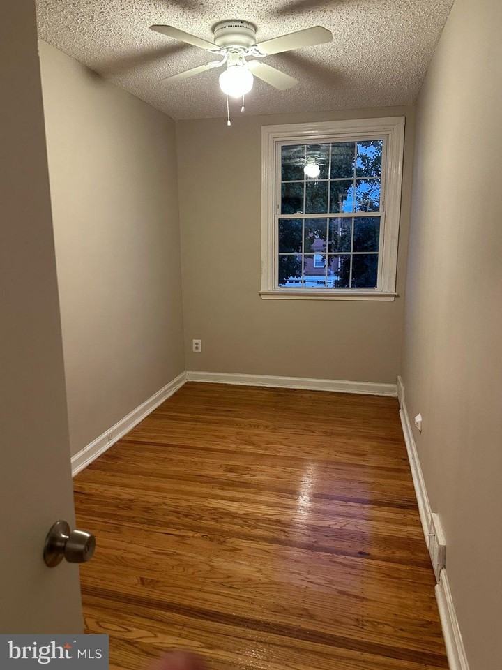 6117 Lawndale Ave - Photo 7 of 10