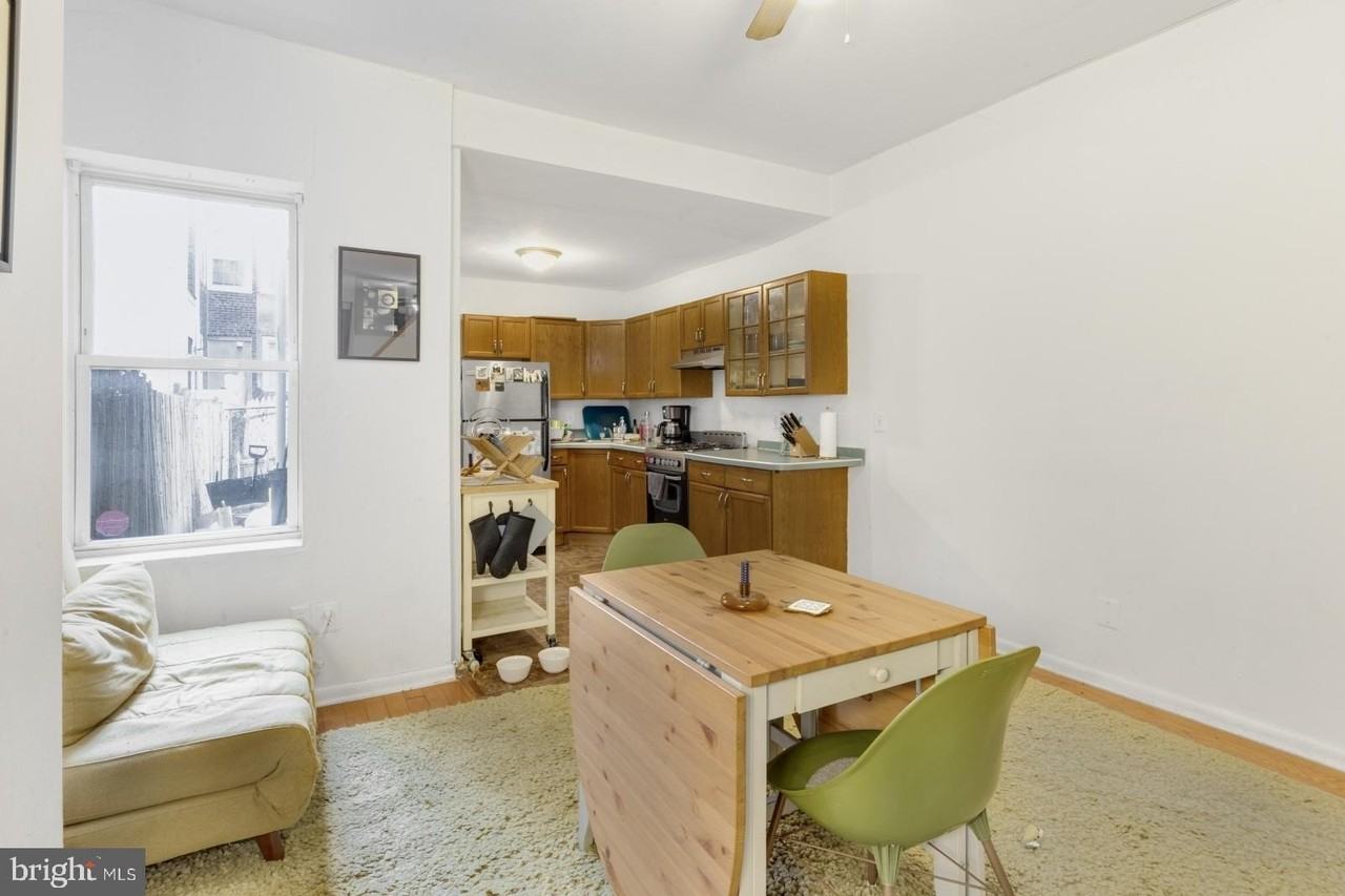 2606 Collins St - Photo 5 of 23