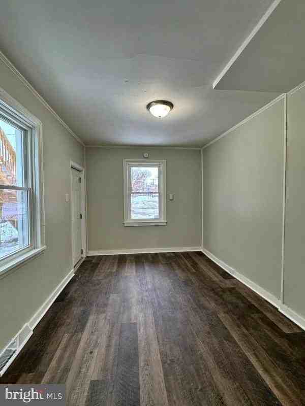 109 S Queen St #1 - Photo 5 of 7