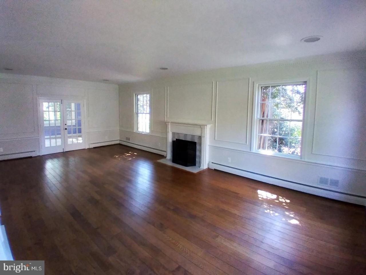 3131 N Abingdon St - Photo 2 of 33