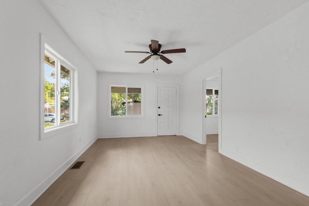 2761 32nd Ave - Photo 3 of 13