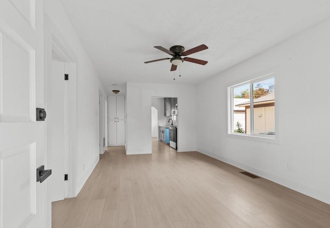 2761 32nd Ave - Photo 4 of 13