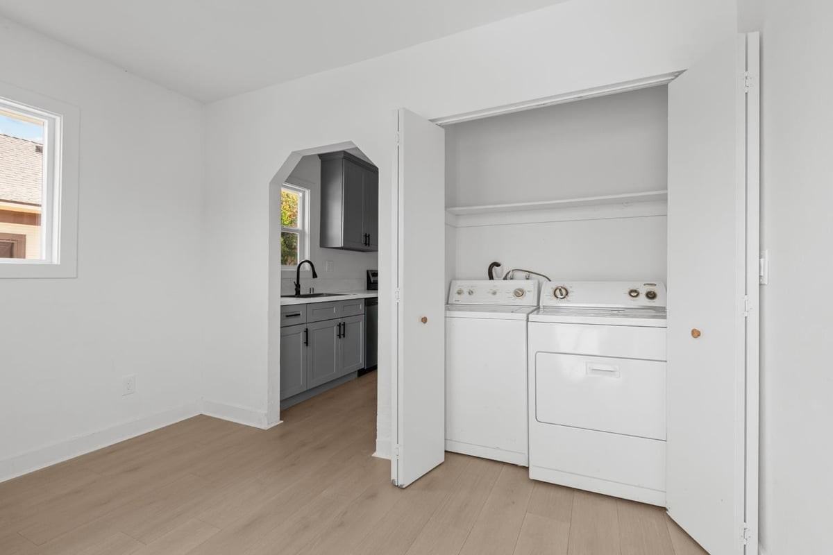2761 32nd Ave - Photo 6 of 13
