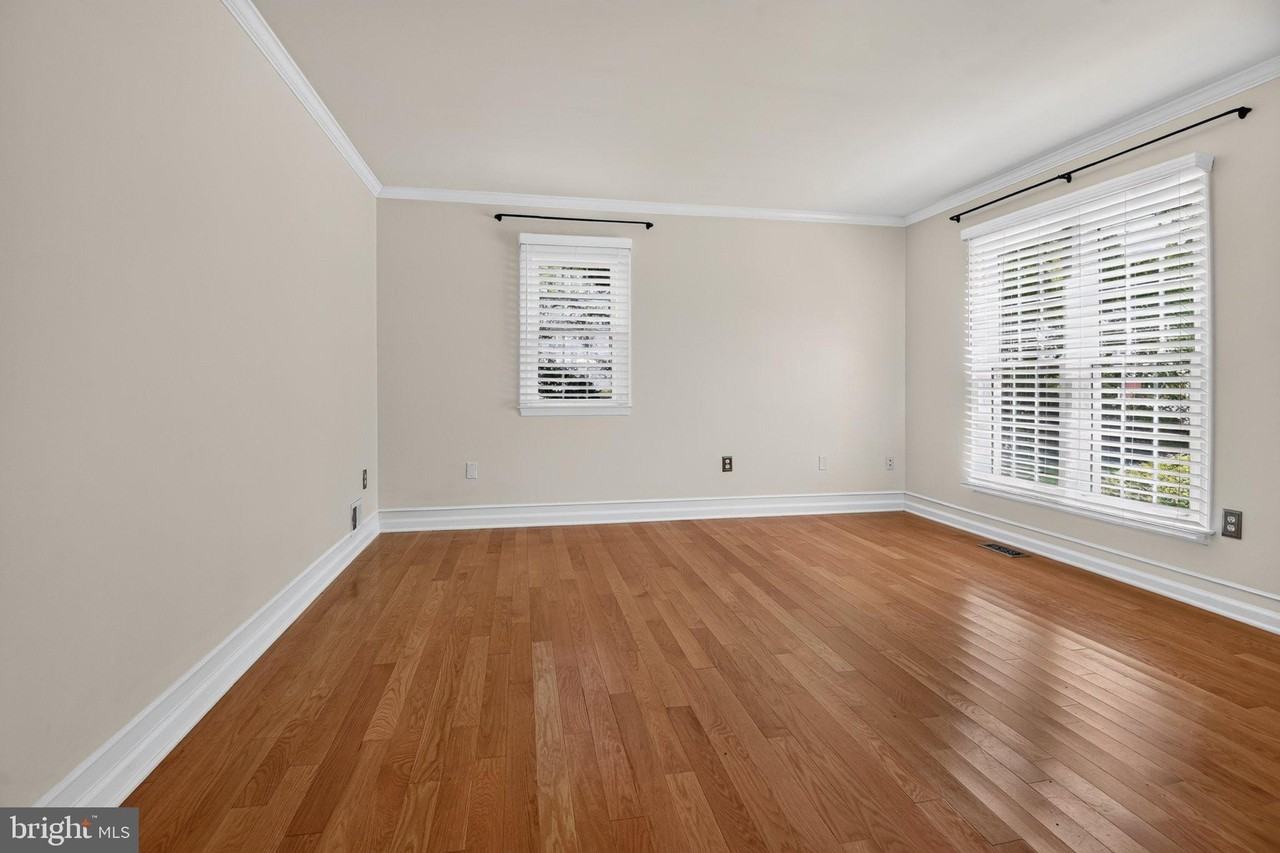 6143 Poburn Landing Ct - Photo 4 of 47