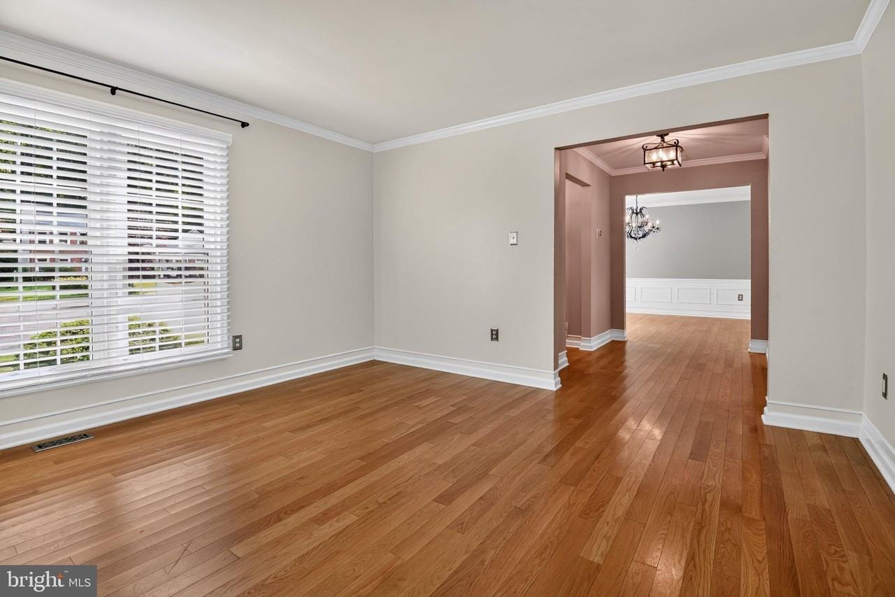 6143 Poburn Landing Ct - Photo 5 of 47