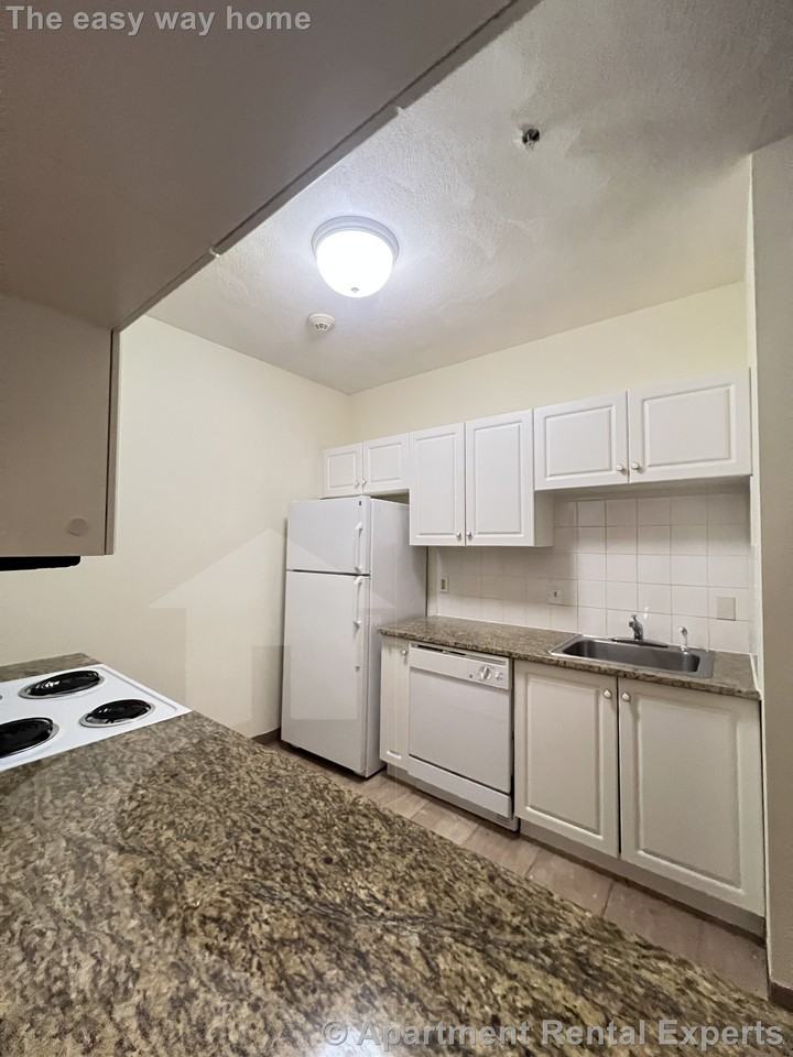 373 Highland Ave #222 - Photo 5 of 13