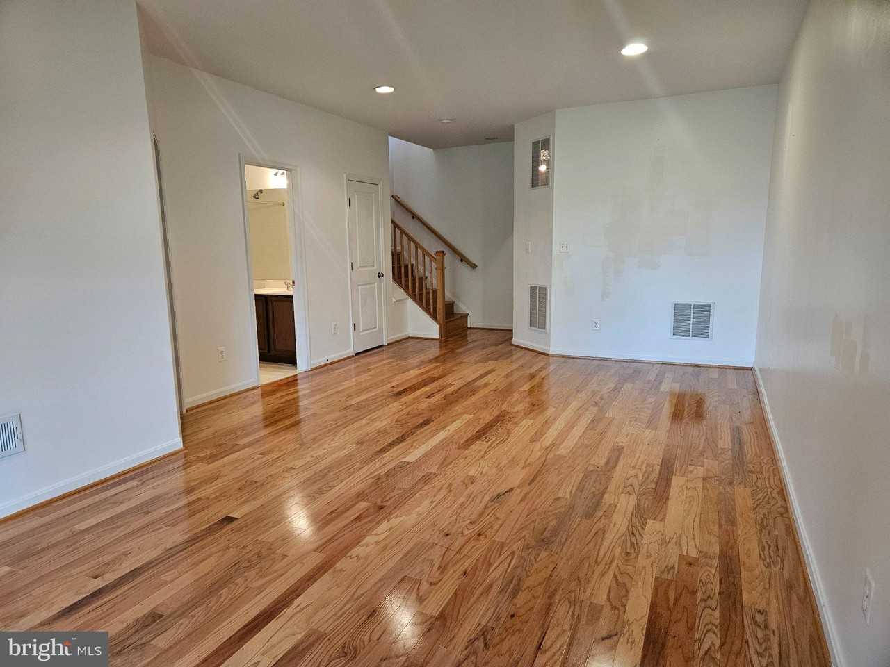 23380 Evening Primrose Sq - Photo 4 of 6