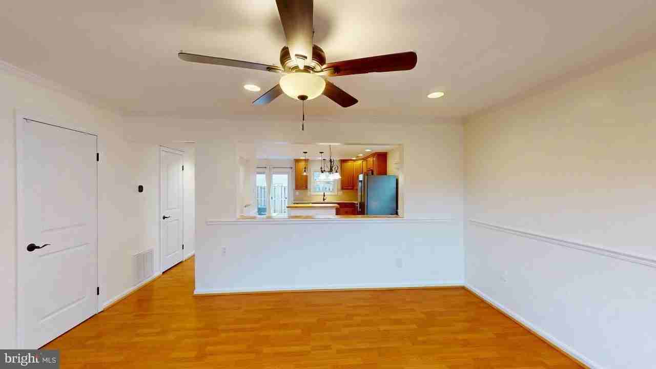 8576 Adamson St - Photo 6 of 25