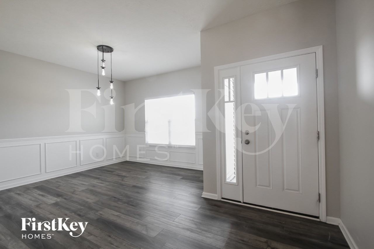 380 Thunderwood Dr - Photo 2 of 15